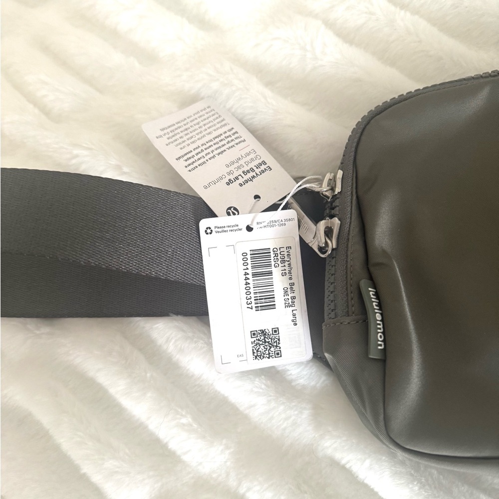 Lululemon athletica Olive Green Bag - Picture 4 of 12